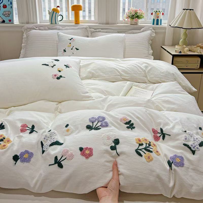 Aesthetic Floral Duvet Cover - غطاء لحاف مطرز بنقوش زهرية أنيقة،